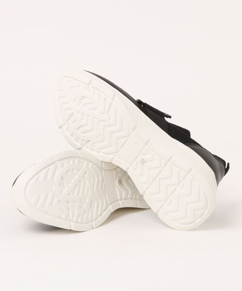 MACKINTOSH PHILOSOPHY（ﾏｯｷﾝﾄｯｼｭ ﾌｨﾛｿﾌｨｰ）の「バックルモチーフストレッチニットスニーカー（スニーカー・レディース・ブラック/アイボリー・24.0cm/22.5cm/23.5cm/24.5cm/23.0cm/22.0cm）」の4枚目の写真