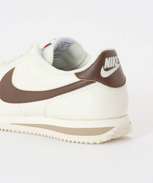 NIKE（ナイキ）の「【NIKE/ナイキ】 ウィメンズ コルテッツ：スニーカー（その他シューズ・レディース・ブラウン/グリーン・23cm/23.5cm/24cm/24.5cm/25cm）」の3枚目の写真