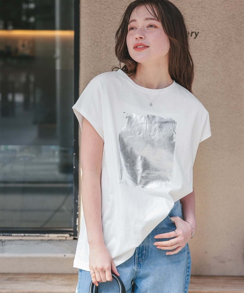 titivate(ティティベイト)の「箔プリントフレンチスリーブTシャツ(Tシャツ/カットソー・レディース・ブルー/チャコール/オフホワイト・L/M/S)」の9枚目の写真