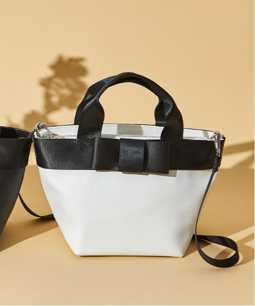 SALON de RUBAN（サロンドルヴァン）の「【SALON de RUBAN / サロン ド ルヴァン】 リボンミニトート（トートバッグ・レディース・ブラック/アイボリー/ライトグレー/ピンク・FREE）」の2枚目の写真