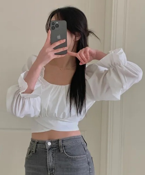 Per sist ence(パーシエンス)の「パフスリーブクロップド丈バックリボントップス(Tシャツ/カットソー・レディース・ブラック/ホワイト/ピンク・FREE)」の2枚目の写真