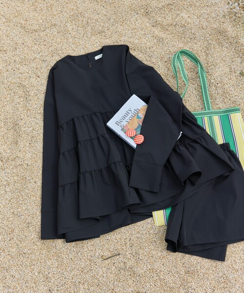 限定展開ギャザーフリルチュニック2セットラッシュガード（トップス・パンツ）