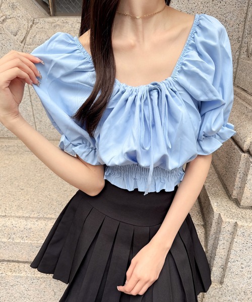 Mejoul（メジュール）の「2way シャーリングウエストパフスリーブブラウス（シャツ/ブラウス・レディース・ホワイト/ブルー・S/L/M）」の12枚目の写真