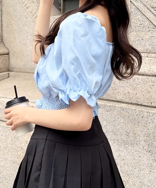 Mejoul（メジュール）の「2way シャーリングウエストパフスリーブブラウス（シャツ/ブラウス・レディース・ホワイト/ブルー・S/L/M）」の14枚目の写真