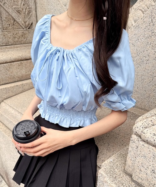 Mejoul（メジュール）の「2way シャーリングウエストパフスリーブブラウス（シャツ/ブラウス・レディース・ホワイト/ブルー・S/L/M）」の17枚目の写真