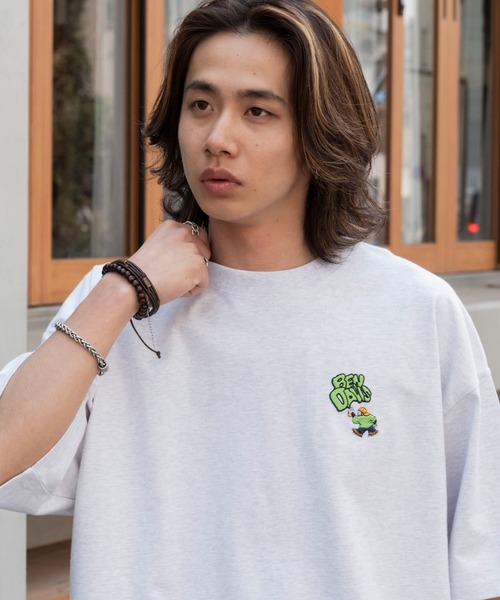 BEN DAVIS（ベンデイビス）の「∴WEGO/別注BENDAVISワンポイントT（Tシャツ/カットソー・メンズ・アッシュグレー/ブラック/ブラウン/ホワイト・LARGE/MEDIUM/SMALL）」の3枚目の写真