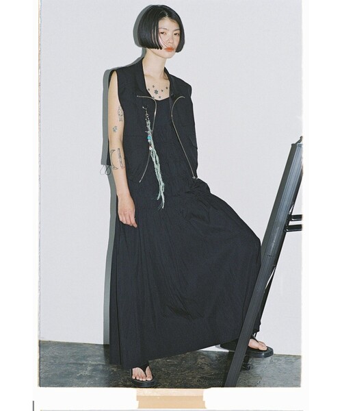 Ray BEAMS（レイビームス）の「シャーリング キャミ ワンピース [手洗い可]（ワンピース・レディース・ブラック/イエロー系その他5・1/0）」の4枚目の写真