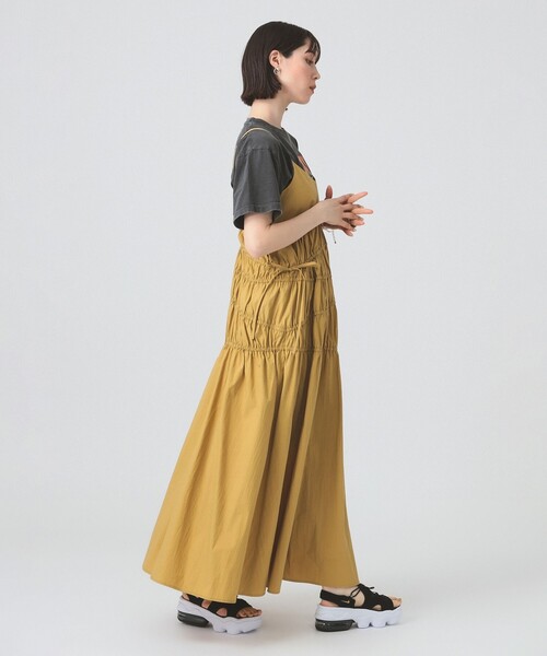 Ray BEAMS（レイビームス）の「シャーリング キャミ ワンピース [手洗い可]（ワンピース・レディース・ブラック/イエロー系その他5・1/0）」の6枚目の写真