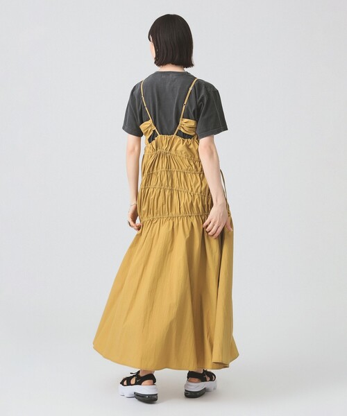 Ray BEAMS（レイビームス）の「シャーリング キャミ ワンピース [手洗い可]（ワンピース・レディース・ブラック/イエロー系その他5・1/0）」の7枚目の写真