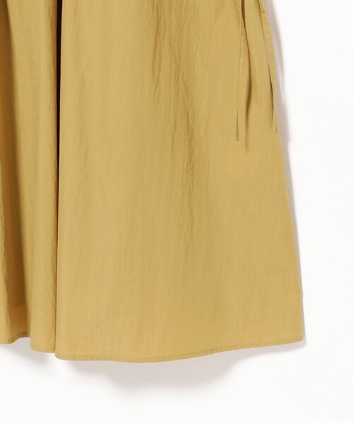 Ray BEAMS（レイビームス）の「シャーリング キャミ ワンピース [手洗い可]（ワンピース・レディース・ブラック/イエロー系その他5・1/0）」の14枚目の写真
