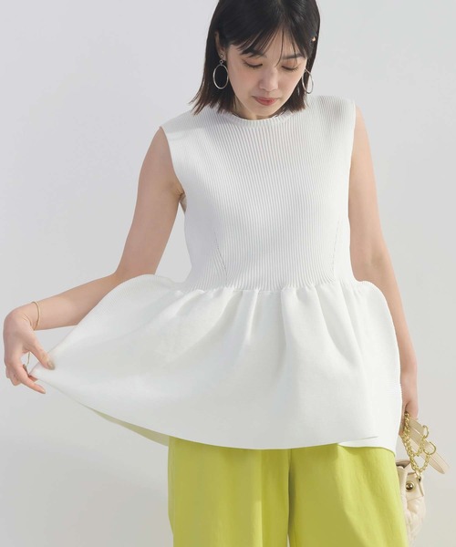 PICCIN PERLA(ピッチンペルラ)の「ノ-スリーブペプラムニット(ニット/セーター・レディース・オフホワイト/ブラック/ホワイト系その他・M)」の2枚目の写真