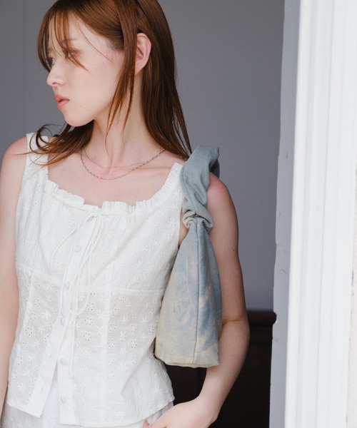 Kastane(カスタネ)の「【セットアップ対応】コットンレースビスチェ(シャツ/ブラウス・レディース・ブラック/オフホワイト・FREE)」の4枚目の写真