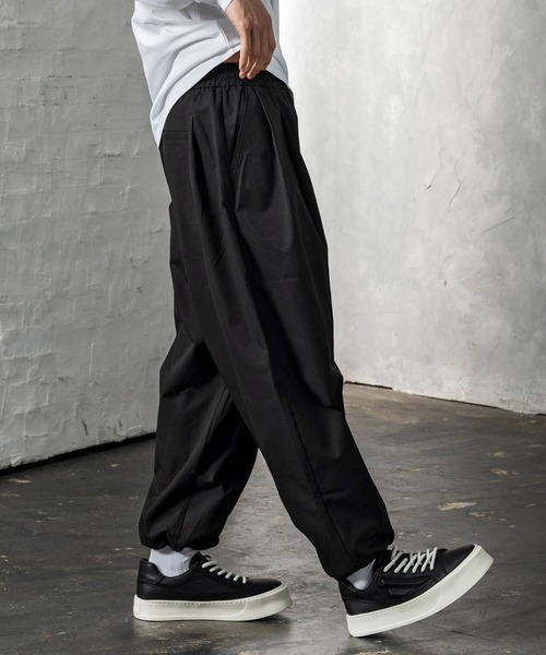 +CLOSET(プラスクローゼット)の「ドロストワイドパンツ(カーゴパンツ・メンズ・ブラック/ホワイト・X-LARGE/LARGE/MEDIUM)」の17枚目の写真