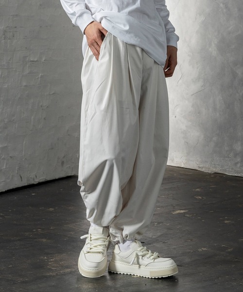 +CLOSET(プラスクローゼット)の「ドロストワイドパンツ(カーゴパンツ・メンズ・ブラック/ホワイト・X-LARGE/LARGE/MEDIUM)」の19枚目の写真