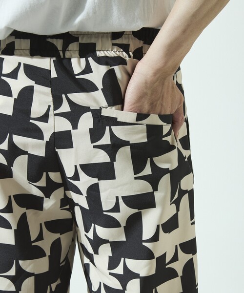 Firsthand（ファーストハンド）の「Firsthand/ファーストハンド パターン イージーショーツ / 総柄デザインショートパンツ / セットアップ対応（その他パンツ・メンズ・オフホワイト/ベージュ/ブラック・L/M）」の12枚目の写真