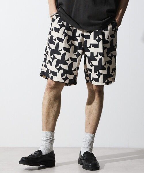 Firsthand（ファーストハンド）の「Firsthand/ファーストハンド パターン イージーショーツ / 総柄デザインショートパンツ / セットアップ対応（その他パンツ・メンズ・オフホワイト/ベージュ/ブラック・L/M）」の2枚目の写真