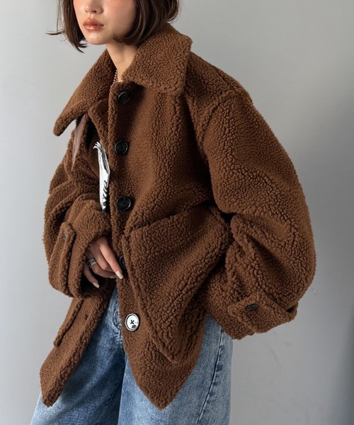 Java(ジャバ)の「《JaVaジャバコラボ》纏う大人ボアが包み込む♪ボアショートブルゾン(ブルゾン・レディース・アイボリー/ブラウン/チャコール・LARGE/SMALL/MEDIUM/X-LARGE)」の4枚目の写真