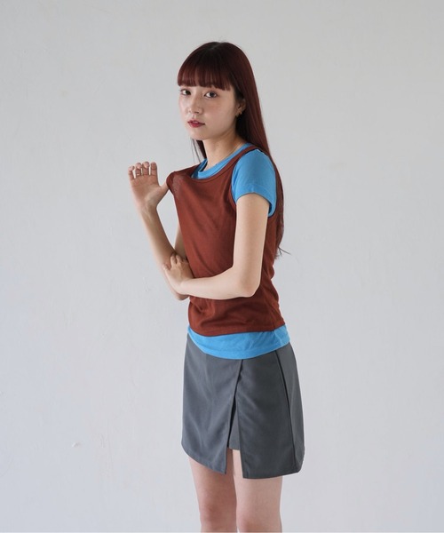 Uenui(ウニュイ)の「【 cunii 】 バイカラー レイヤード トップス レイヤード風トップス レイヤードTシャツ 半袖 秋冬新作(Tシャツ/カットソー・レディース・ブラック/ブラウン/レッド・FREE)」の14枚目の写真
