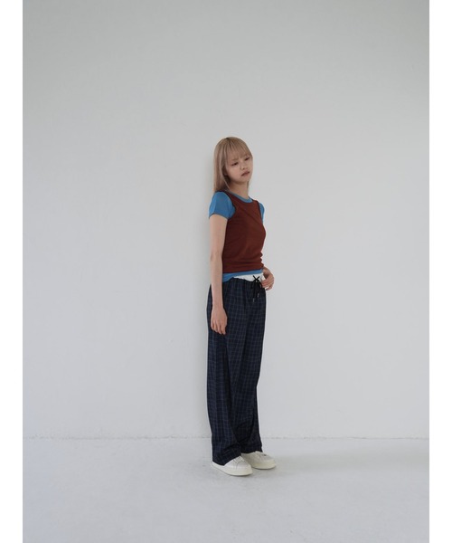 Uenui(ウニュイ)の「【 cunii 】 バイカラー レイヤード トップス レイヤード風トップス レイヤードTシャツ 半袖 秋冬新作(Tシャツ/カットソー・レディース・ブラック/ブラウン/レッド・FREE)」の18枚目の写真