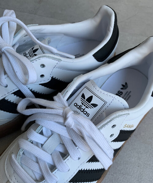 DouDou(ドゥドゥ)の「【adidas/アディダス】SAMBAE W(スニーカー・レディース・ホワイト・23.5cm/24.5cm/24cm)」の2枚目の写真