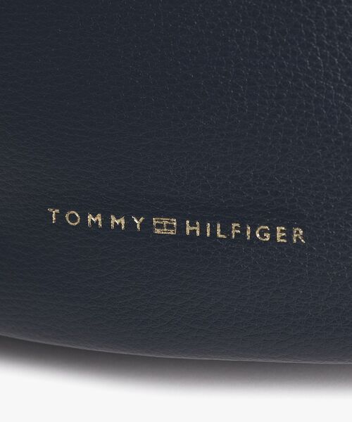 TOMMY HILFIGER(トミーヒルフィガー)の「ソフトサマーバケットバッグ(ショルダーバッグ・レディース・ベージュ/ネイビー・FREE)」の7枚目の写真