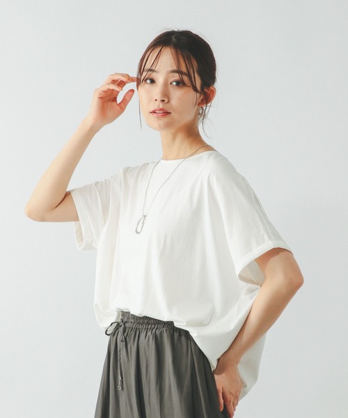 GLOBAL WORK（グローバルワーク）の「フローズンTドルマンプルオーバー/451572（Tシャツ/カットソー・レディース・オフホワイト/ホワイト×ブラック/ブラウン系その他/ブラック/ロイヤルブルー/レッド系その他・SMALL/MEDIUM/LARGE）」の2枚目の写真