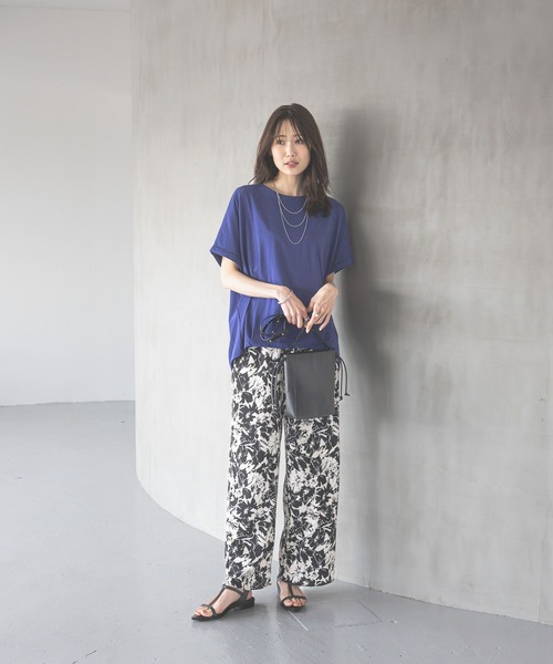 GLOBAL WORK（グローバルワーク）の「フローズンTドルマンプルオーバー/451572（Tシャツ/カットソー・レディース・オフホワイト/ホワイト×ブラック/ブラウン系その他/ブラック/ロイヤルブルー/レッド系その他・SMALL/MEDIUM/LARGE）」の9枚目の写真