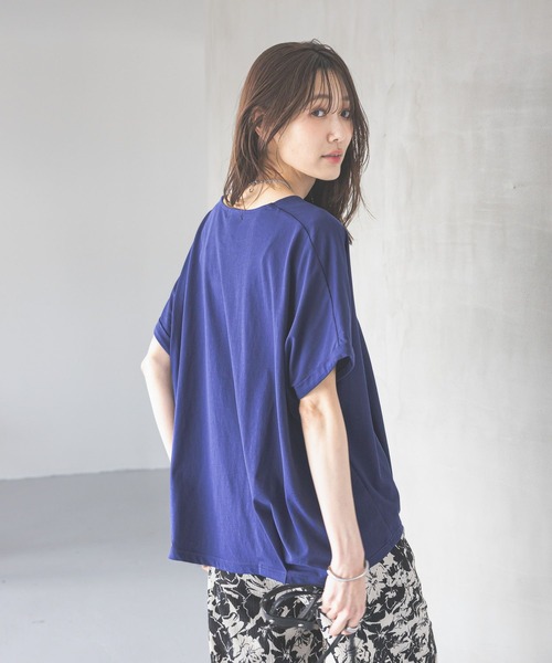 GLOBAL WORK（グローバルワーク）の「フローズンTドルマンプルオーバー/451572（Tシャツ/カットソー・レディース・オフホワイト/ホワイト×ブラック/ブラウン系その他/ブラック/ロイヤルブルー/レッド系その他・SMALL/MEDIUM/LARGE）」の13枚目の写真