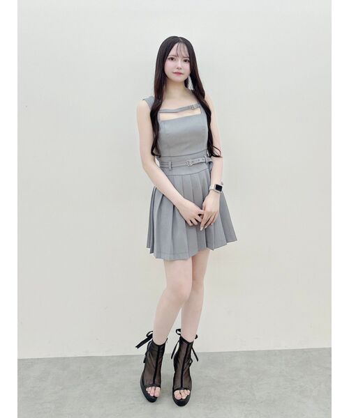 EATME(イートミー)の「プリーツキャミワンピース(ワンピース・レディース・グレー/アイボリー/ブラック・SMALL/MEDIUM)」の8枚目の写真