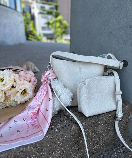 Alley Tokyo(アリートーキョー)の「ポーチとセットのショルダーBag(ショルダーバッグ・レディース・レッド/オフホワイト/ブラック/イエロー・FREE)」の2枚目の写真