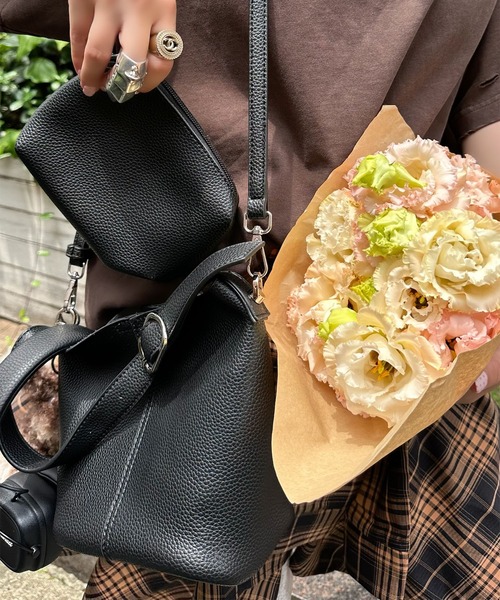 Alley Tokyo(アリートーキョー)の「ポーチとセットのショルダーBag(ショルダーバッグ・レディース・レッド/オフホワイト/ブラック/イエロー・FREE)」の5枚目の写真