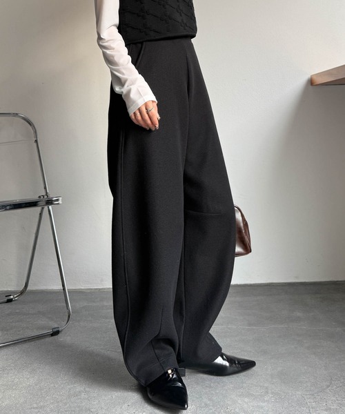 RANAN(ラナン)の「フェイクウールバレルレッグカーブパンツ(その他パンツ・レディース・ブラック/ダークブラウン/ベージュ・M/L/LL)」の2枚目の写真