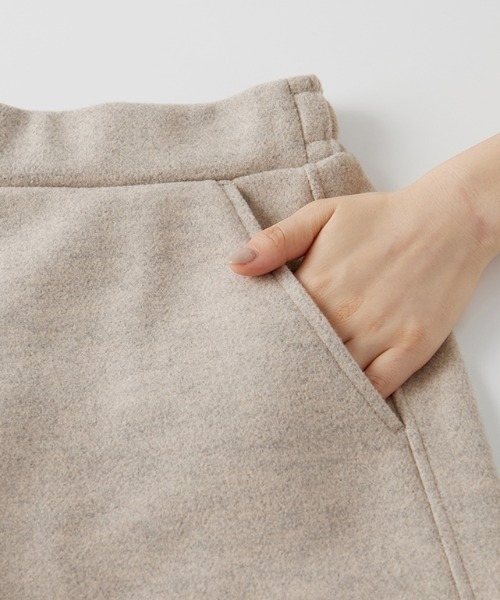 RANAN(ラナン)の「フェイクウールバレルレッグカーブパンツ(その他パンツ・レディース・ブラック/ダークブラウン/ベージュ・M/L/LL)」の8枚目の写真