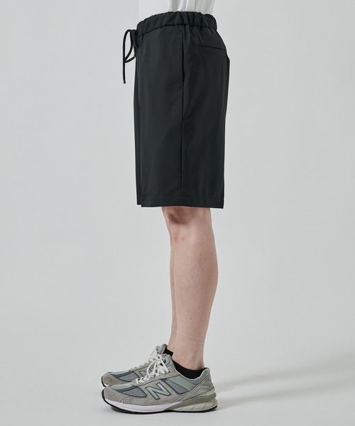 markaware（マーカウェア）の「FLAT TAPERED EASY SHORTS（その他パンツ・メンズ・ネイビー/ブラック/チャコールグレー・1/2）」の8枚目の写真