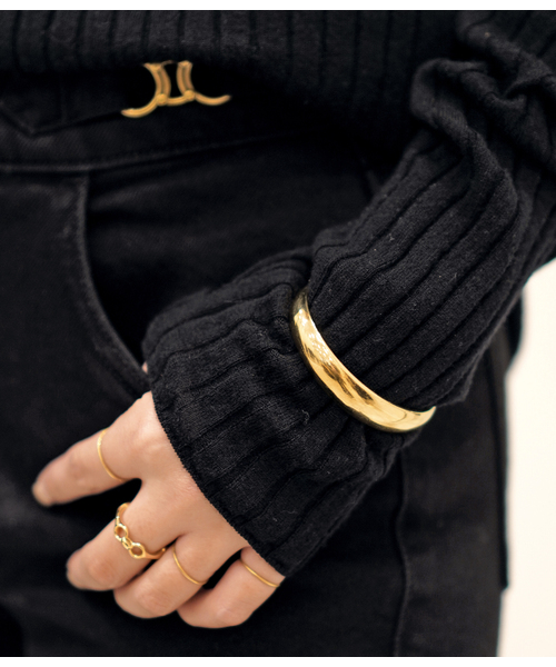Gabriela Artigas（ガブリエラアルティガス）の「【GABRIELA ARTIGAS】*FLAT BEAM CUFF（ブレスレット・レディース・ゴールド・FREE）」の5枚目の写真