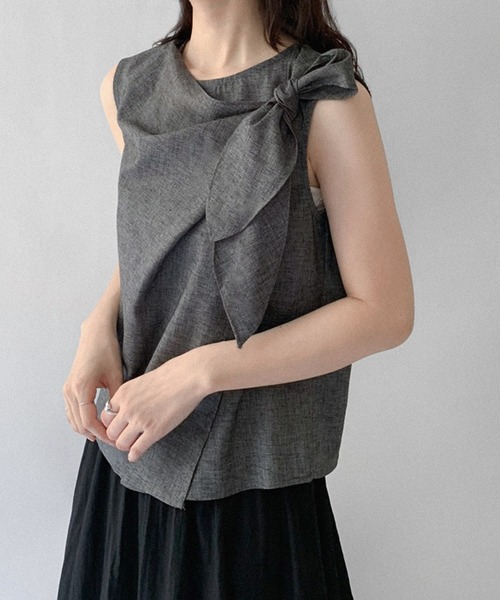 on:nue（オンニュ）の「【on:nue】アシンメトリードレープリボンブラウス（シャツ/ブラウス・レディース・グレー/ホワイト/イエロー・FREE）」の17枚目の写真