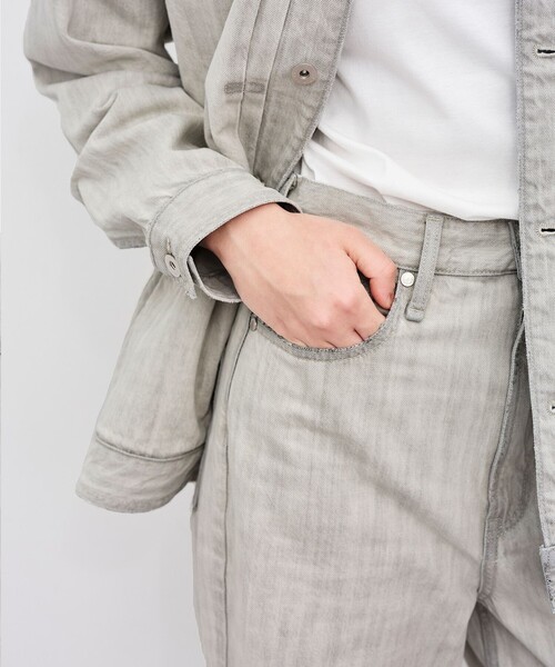 uncrave(アンクレイヴ)の「【upper hights×uncrave】THE NIECE ストレートデニムパンツ(デニムパンツ・レディース・ライトグレー系・23/22/21/25/24)」の19枚目の写真
