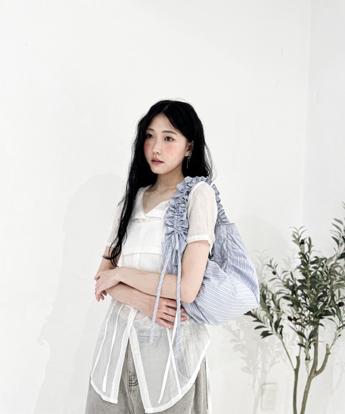 Y/lim(イリム)の「2ピースシアーシャツキャミセット(シャツ/ブラウス・レディース・ブルー/オフホワイト/グレー/ブラック・FREE)」の17枚目の写真