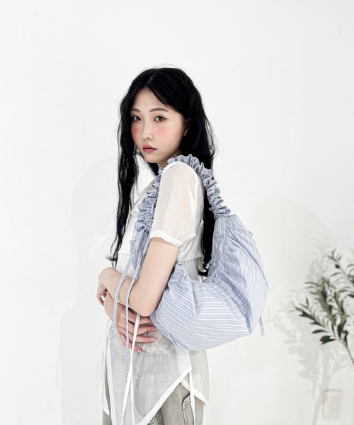 Y/lim(イリム)の「2ピースシアーシャツキャミセット(シャツ/ブラウス・レディース・ブルー/オフホワイト/グレー/ブラック・FREE)」の19枚目の写真
