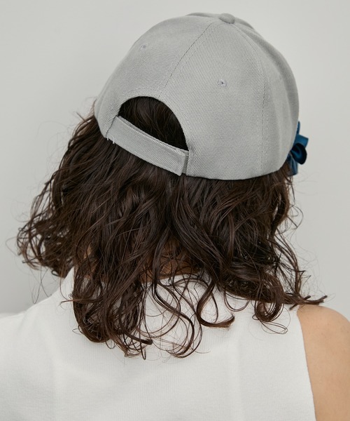 uyu.（ウユ）の「サテンダブルフリルキャップ（キャップ・レディース・グレー/ネイビー・FREE）」の17枚目の写真