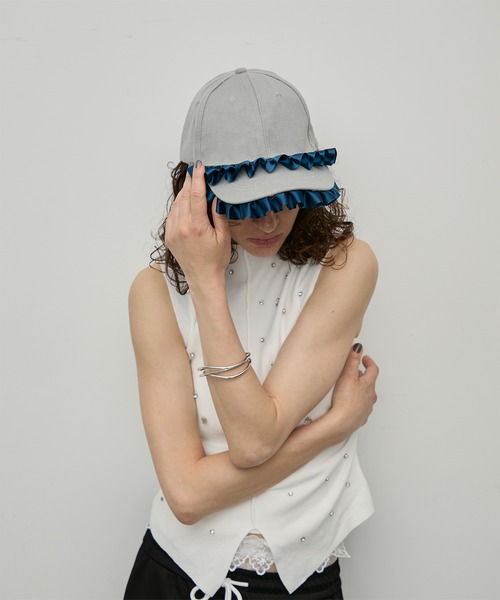 uyu.（ウユ）の「サテンダブルフリルキャップ（キャップ・レディース・グレー/ネイビー・FREE）」の12枚目の写真