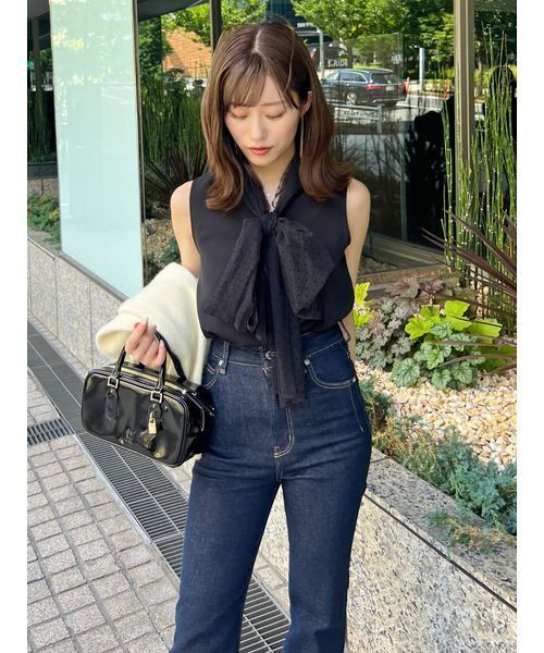 SNIDEL(スナイデル)の「チュールボウタイノースリブラウス(シャツ/ブラウス・レディース・グレー/ブラック/ホワイト・F)」の12枚目の写真