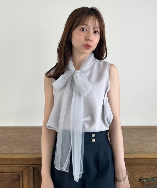 SNIDEL(スナイデル)の「チュールボウタイノースリブラウス(シャツ/ブラウス・レディース・グレー/ブラック/ホワイト・F)」の18枚目の写真