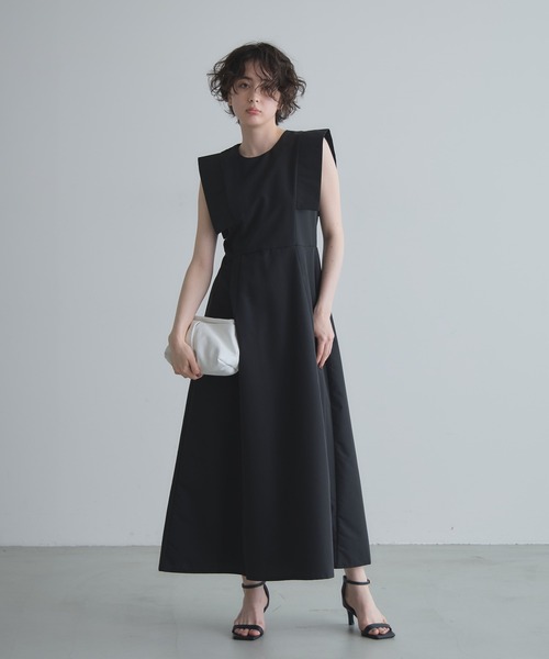 &. NOSTALGIA(アンドドットノスタルジア)の「【ZOZO限定】スクエアスリーブフレアワンピース(ワンピース・レディース・グレー/ブラック・M)」の2枚目の写真