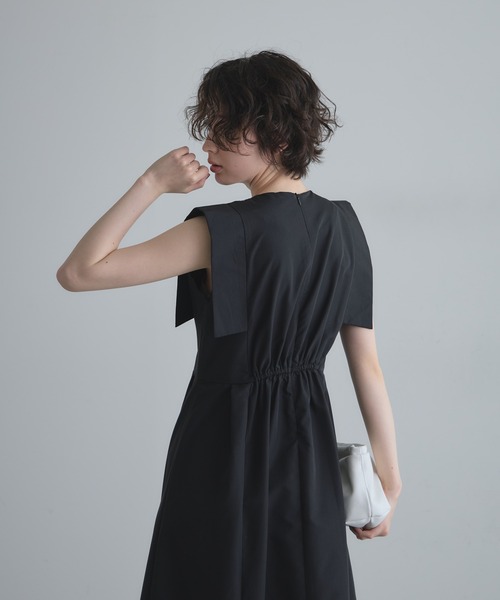 &. NOSTALGIA(アンドドットノスタルジア)の「【ZOZO限定】スクエアスリーブフレアワンピース(ワンピース・レディース・グレー/ブラック・M)」の8枚目の写真