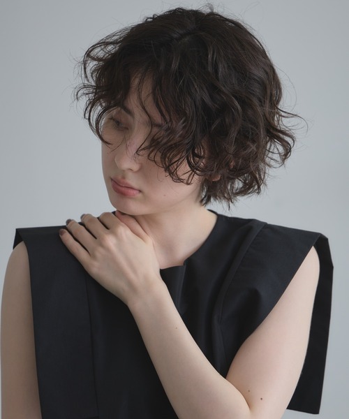 &. NOSTALGIA(アンドドットノスタルジア)の「【ZOZO限定】スクエアスリーブフレアワンピース(ワンピース・レディース・グレー/ブラック・M)」の9枚目の写真