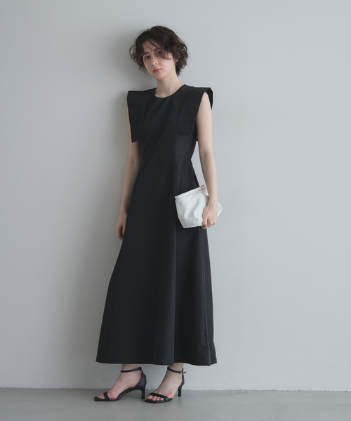 &. NOSTALGIA(アンドドットノスタルジア)の「【ZOZO限定】スクエアスリーブフレアワンピース(ワンピース・レディース・グレー/ブラック・M)」の11枚目の写真