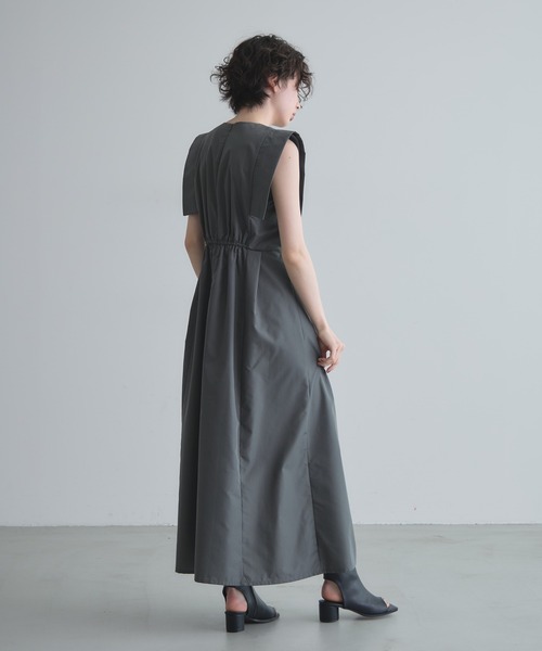 &. NOSTALGIA(アンドドットノスタルジア)の「【ZOZO限定】スクエアスリーブフレアワンピース(ワンピース・レディース・グレー/ブラック・M)」の16枚目の写真