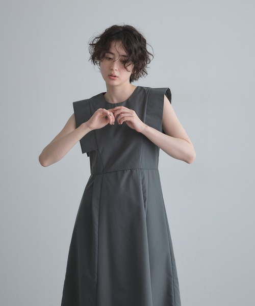 &. NOSTALGIA(アンドドットノスタルジア)の「【ZOZO限定】スクエアスリーブフレアワンピース(ワンピース・レディース・グレー/ブラック・M)」の18枚目の写真