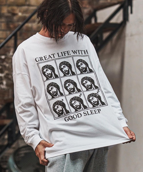 CAMBIO（カンビオ）の「mlt5369- プリントロンT_God Sleep(CASD-165)（Tシャツ/カットソー・メンズ・グレー系その他/ホワイト/スミクロ・S/M/L/XL）」の2枚目の写真